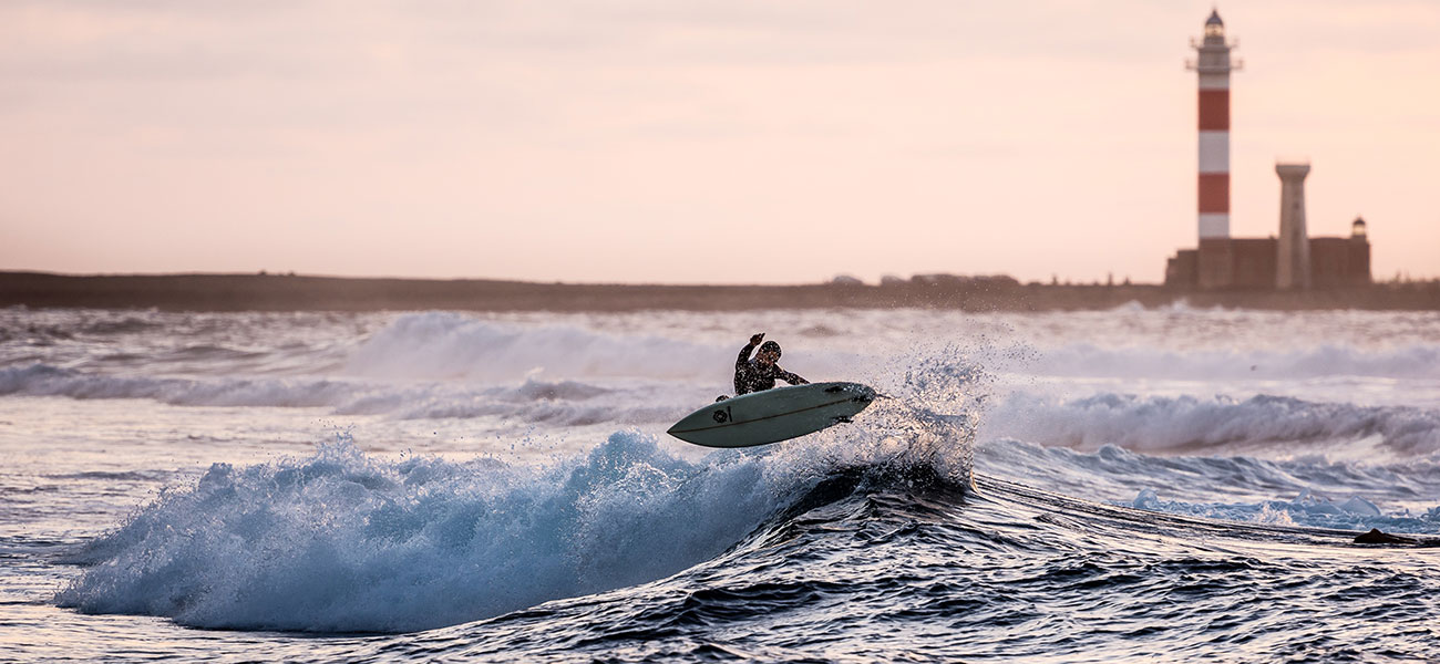 Surfing-in-el-Cotillo-by-Dave-Strijker surfing in el cotillo